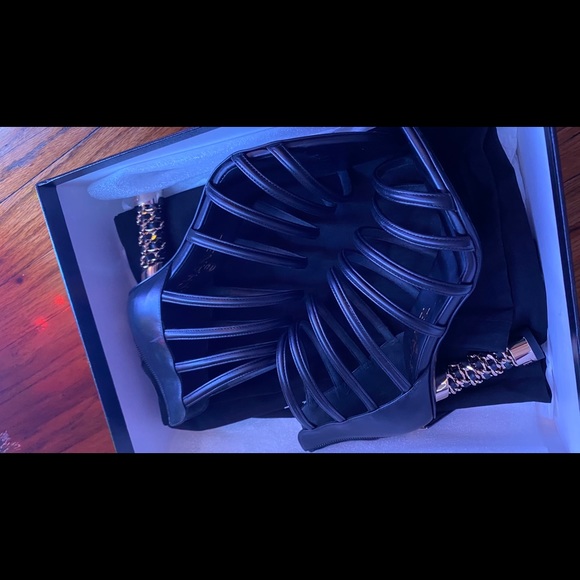 Gorgeous Chanel Sandals Shoes size 37 - Picture 2 of 16